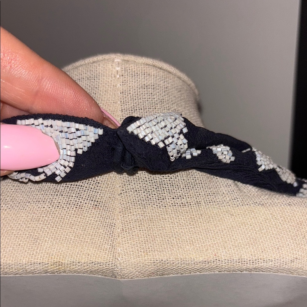 Navy and White Patterned Knit Scarf - Picture 3 of 3